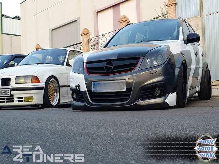 Music Motor Festival 2k16
Imagen del reportaje revista Tuning Area4tuners.es, concentración de coches Tuning del año 2016 en Ceutí, Murcia, España