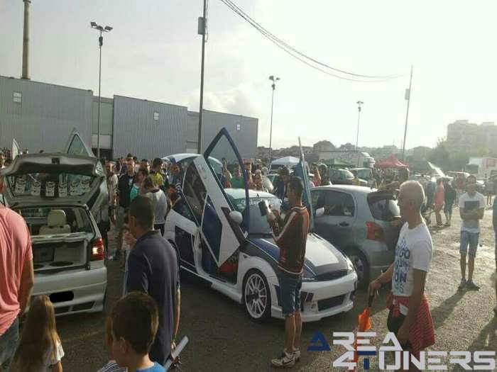 2º Tuning Show And Demodrift Balaguer
Imagen del reportaje revista Tuning Area4tuners.es, concentración de coches Tuning del año 2015 en Balaguer, Lérida, España