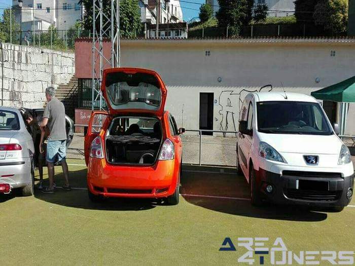 2ª Kdd Benéfica Mondariz
Imagen del reportaje revista Tuning Area4tuners.es, concentración de coches Tuning del año 2016 en Mondaríz, Pontevedra, España