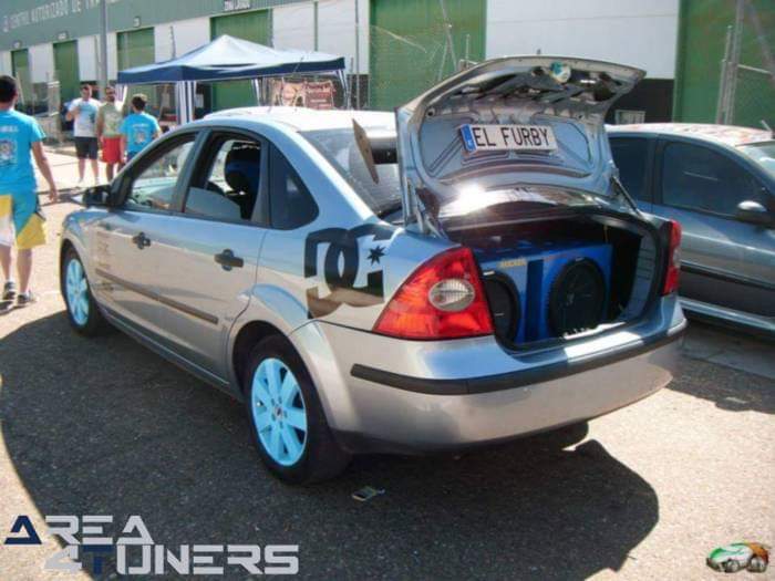 3ª Concentración Navalvillar de Pela
Imagen del reportaje revista Tuning Area4tuners.es, concentración de coches Tuning del año 2015 en
Navalvillar de Pela, Badajoz, España