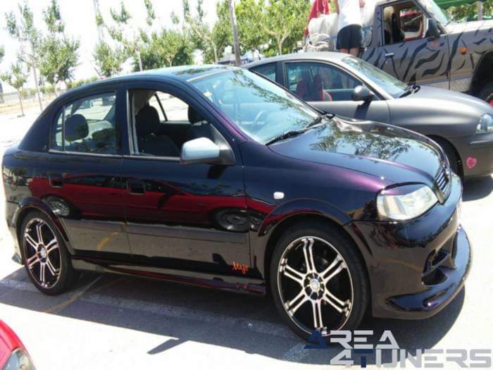 4º Tuning Show Simple Style
Imagen del reportaje revista Tuning Area4tuners.es, concentración de coches Tuning del año 2016 en Villarreal, Castellón, España