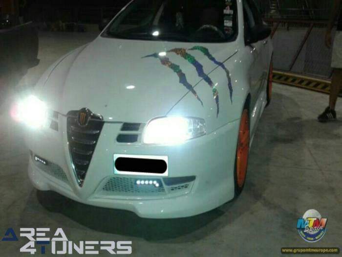 9º Tuning Show Villacarrillo
Imagen del reportaje revista Tuning Area4tuners.es, concentración de coches Tuning del año 2015 en Villacarrillo, Jaén, España