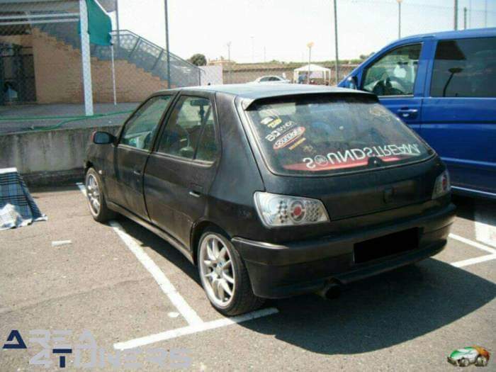 1er Invidia Tuning Show
Imagen del reportaje revista Tuning Area4tuners.es, concentración de coches Tuning del año 2015 en San Vicente Alcántara, Badajoz, España