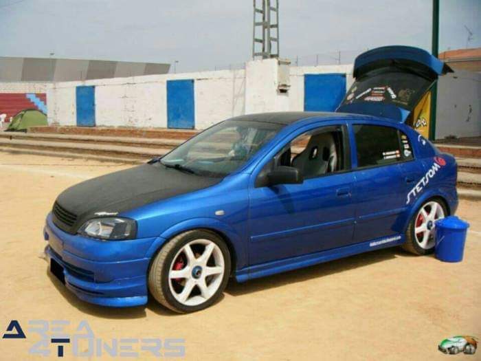 4a Concentración Tuning Internacional Torremejía
Imagen del reportaje revista Tuning Area4tuners.es, concentración de coches Tuning del año 2015 en Torremejía, Badajoz, España