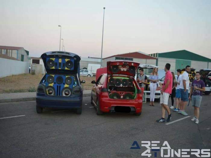 4ª Concentración Tuning Calamocha
Imagen del reportaje revista Tuning Area4tuners.es, concentración de coches Tuning del año 2015 en Calamocha, Teruel, España