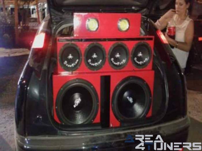 2ª Concentración Tuning Cantillana
Imagen del reportaje revista Tuning Area4tuners.es, concentración de coches Tuning del año 2016 en Cantillana, Sevilla, España