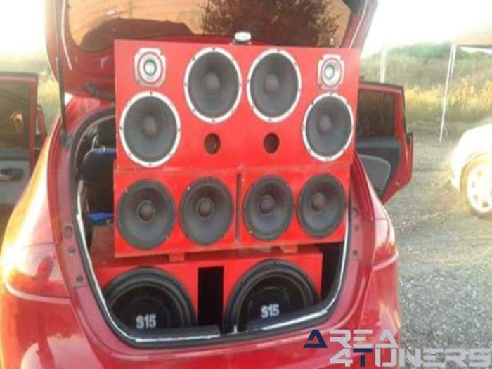 2ª Concentración Tuning Cantillana
Imagen del reportaje revista Tuning Area4tuners.es, concentración de coches Tuning del año 2016 en Cantillana, Sevilla, España