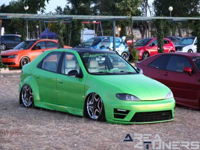 1ª Concentración Vijake Tuning Club
Imagen del reportaje revista Tuning Area4tuners.es, concentración de coches Tuning del año 2016 en Los Serracines, Madrid, España