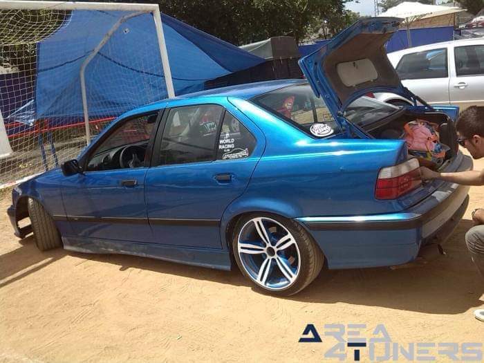 1ª Concentración Pistones Endemoniados
Imagen del reportaje revista Tuning Area4tuners.es, concentración de coches Tuning del año 2016 en Pozuelo De Calatrava, Ciudad Real, España