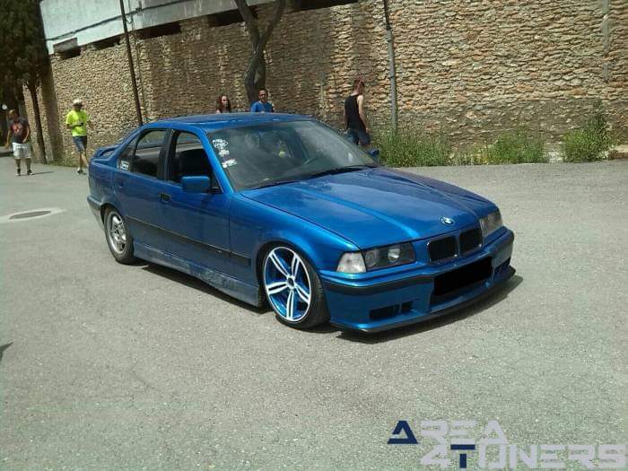 1ª Concentración Pistones Endemoniados
Imagen del reportaje revista Tuning Area4tuners.es, concentración de coches Tuning del año 2016 en Pozuelo De Calatrava, Ciudad Real, España