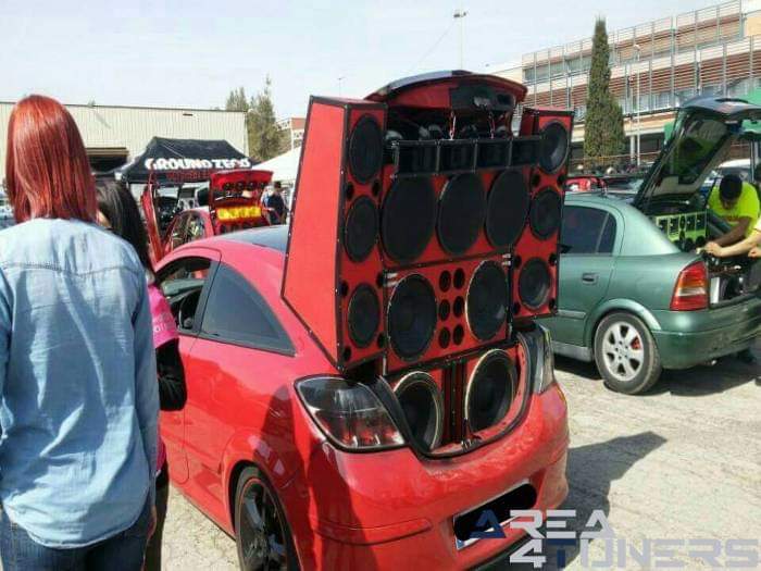 3ª Concentración Tuning Motor Show Amposta
Imagen del reportaje revista Tuning Area4tuners.es, concentración de coches Tuning del año 2015 en Amposta, Tarragona, España