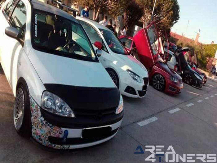 1ª Kdd Tuning Clásicos Villoria
Imagen del reportaje revista Tuning Area4tuners.es, concentración de coches Tuning del año 2016 en Villoria, Salamanca, España