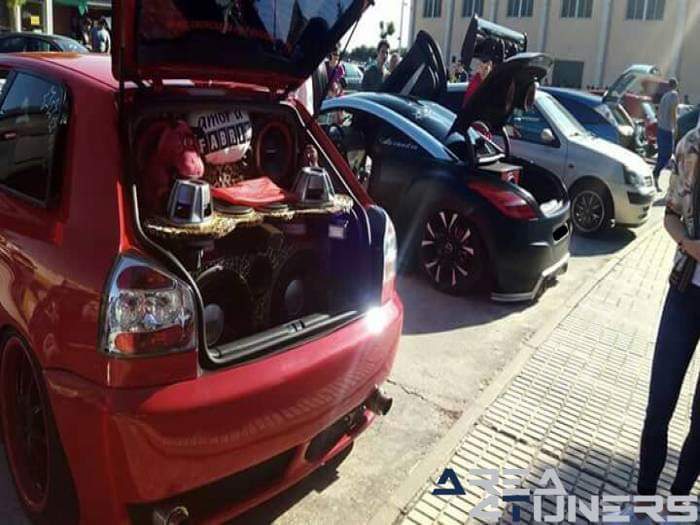 1ª Kdd Tuning Clásicos Villoria
Imagen del reportaje revista Tuning Area4tuners.es, concentración de coches Tuning del año 2016 en Villoria, Salamanca, España