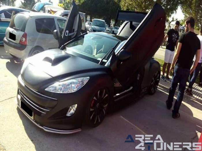 1ª Kdd Tuning Clásicos Villoria
Imagen del reportaje revista Tuning Area4tuners.es, concentración de coches Tuning del año 2016 en Villoria, Salamanca, España