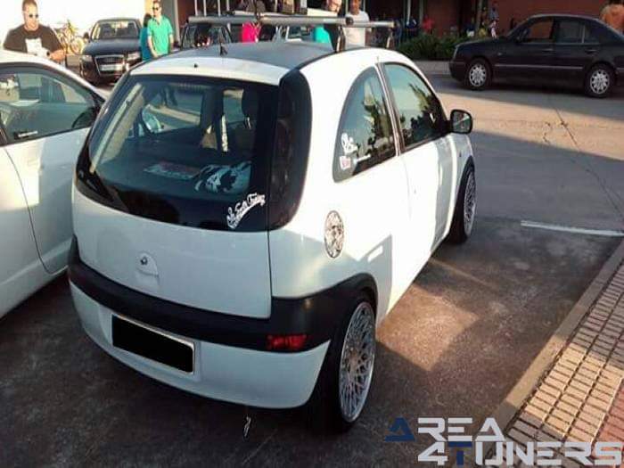 1ª Kdd Tuning Clásicos Villoria
Imagen del reportaje revista Tuning Area4tuners.es, concentración de coches Tuning del año 2016 en Villoria, Salamanca, España