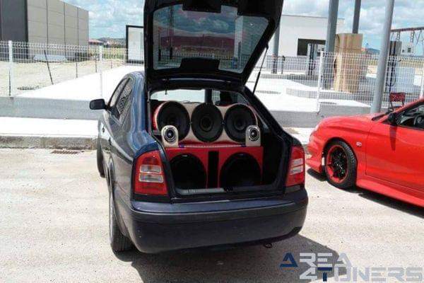 4ª Concentración Tuning Quintana De La Serena
Imagen del reportaje revista Tuning Area4tuners.es, concentración de coches Tuning del año 2016 en Quintana De La Serena, Badajoz, España