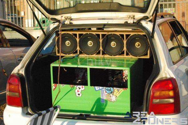 1ª Concentración Tuning Ciudad De Tarancón
Imagen del reportaje revista Tuning Area4tuners.es, concentración de coches Tuning del año 2016 en Tarancón, Cuenca, España