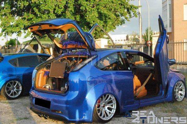 1ª Concentración Tuning Ciudad De Tarancón
Imagen del reportaje revista Tuning Area4tuners.es, concentración de coches Tuning del año 2016 en Tarancón, Cuenca, España