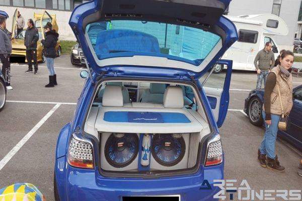 1ª Concentración Tuning Parbayón
Imagen del reportaje revista Tuning Area4tuners.es, concentración de coches Tuning del año 2016 en Parbayón, Cantabria, España