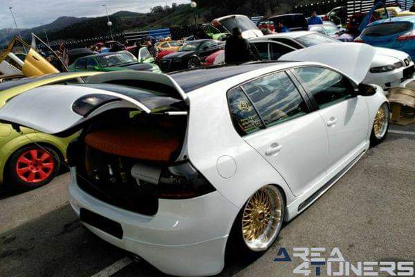 1ª Concentración Tuning Parbayón
Imagen del reportaje revista Tuning Area4tuners.es, concentración de coches Tuning del año 2016 en Parbayón, Cantabria, España