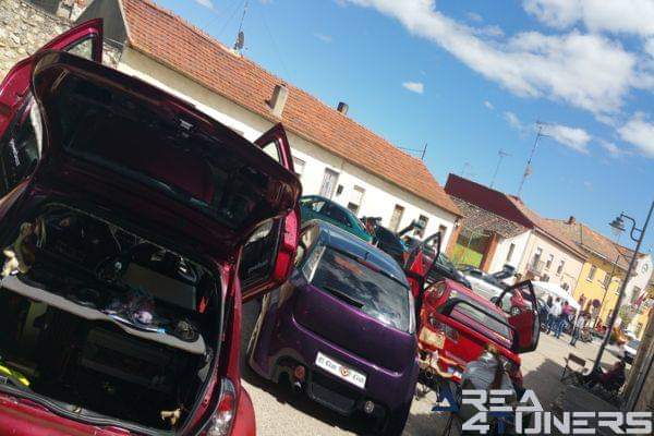 1ª Kdd Castronuevo Esgueva
Imagen del reportaje revista Tuning Area4tuners.es, concentración de coches Tuning del año 2016 en Castronuevo Esgueva, Valladolid, España