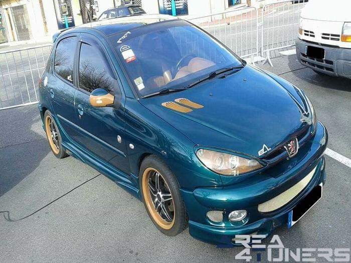 8º Tuning Telethom
Imagen del reportaje de la revista Tuning Area4tuners.es, de la concentración de coches Tuning del año 2016 en Revel Francia