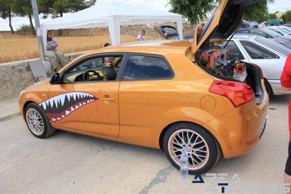 4º Tuning Show El Clan Club
Imagen del reportaje revista Tuning Area4tuners.es, concentración de coches Tuning del año 2015 en Mondéjar, Guadalajara, España