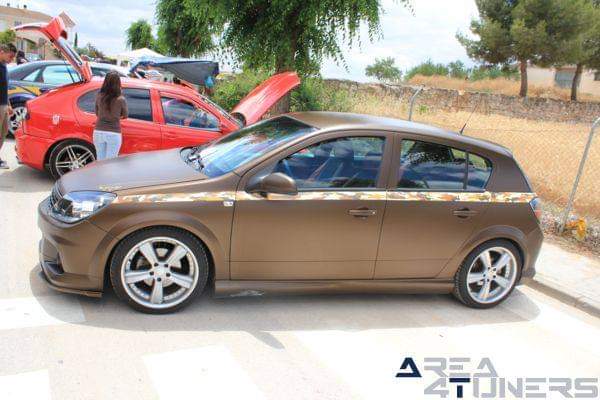 4º Tuning Show El Clan Club
Imagen del reportaje revista Tuning Area4tuners.es, concentración de coches Tuning del año 2015 en Mondéjar, Guadalajara, España