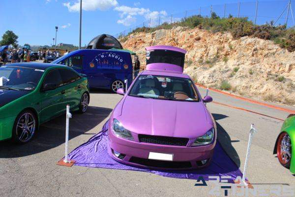 C.M.C. Final Koe
Imagen del reportaje revista Tuning Area4tuners.es, concentración de coches Tuning del año 2015 en Cheste, Valencia, España