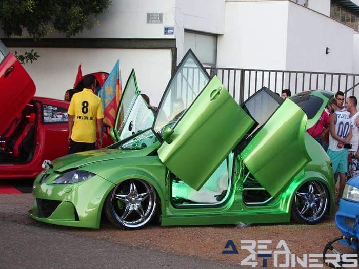 2ª Concentración Tuning Los Quemagasolina Tuning Club
Imagen del reportaje revista Tuning Area4tuners.es, concentración de coches Tuning del año 2016 en Los Navalmorales, Toledo, España