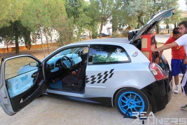 8º Aceituning Mora
Imagen del reportaje revista Tuning Area4tuners.es, concentración de coches Tuning del año 2015 en Mora, Toledo, España