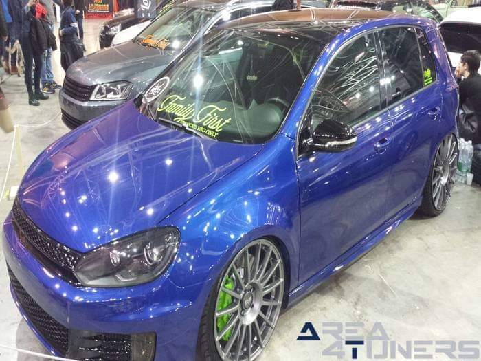 Expo Tuning Torino 2016
Imagen del reportaje de la revista Tuning Area4tuners.es, de la concentración de coches Tuning del año 2016 en Turín Italia
