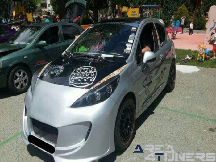 Concentración Tuning Encamp 2015
Imagen del reportaje de la revista Tuning Area4tuners.es, de la concentración de coches Tuning del año 2015 en Encamp Andorra