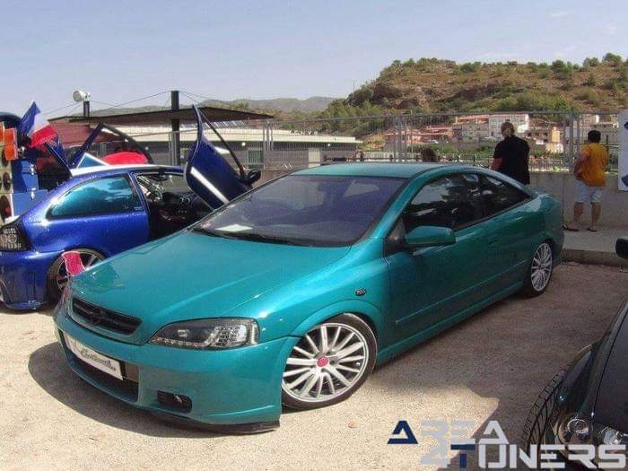 3er Tuning Show Tivenys
Imagen del reportaje revista Tuning Area4tuners.es, concentración de coches Tuning del año 2016 en Tivenys, Tarragona, España