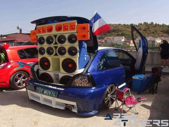 3er Tuning Show Tivenys
Imagen del reportaje revista Tuning Area4tuners.es, concentración de coches Tuning del año 2016 en Tivenys, Tarragona, España