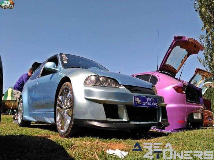 7ª Lujuría Tuning Show
Imagen del reportaje revista Tuning Area4tuners.es, concentración de coches Tuning del año 2016 en La Codosera, Badajoz, España