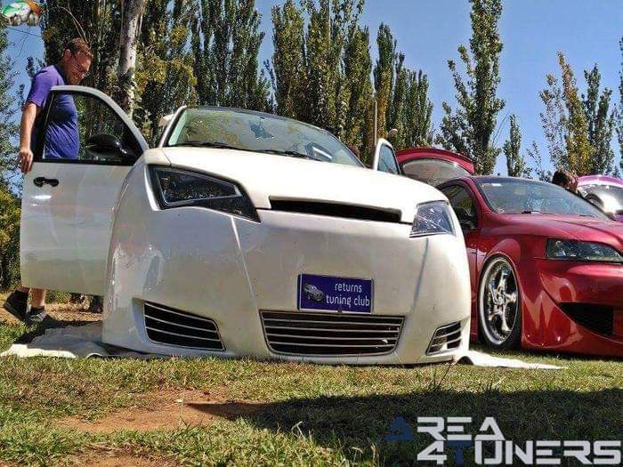 7ª Lujuría Tuning Show
Imagen del reportaje revista Tuning Area4tuners.es, concentración de coches Tuning del año 2016 en La Codosera, Badajoz, España