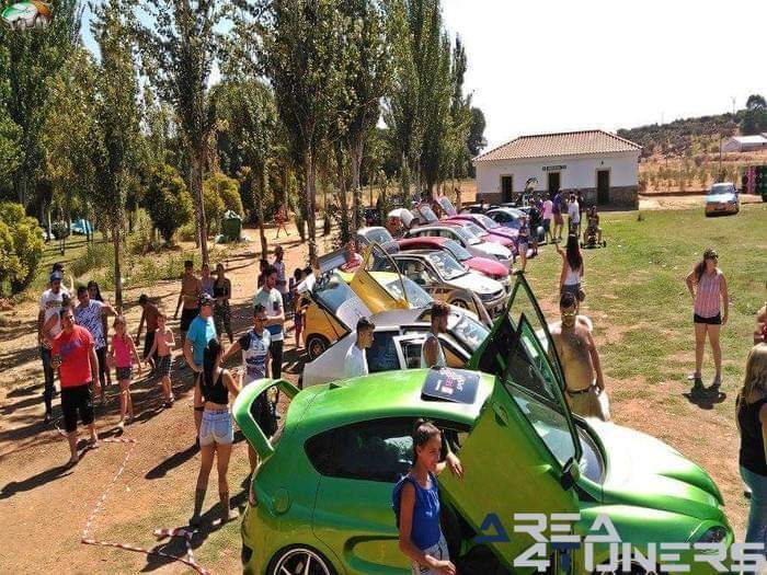 7ª Lujuría Tuning Show
Imagen del reportaje revista Tuning Area4tuners.es, concentración de coches Tuning del año 2016 en La Codosera, Badajoz, España