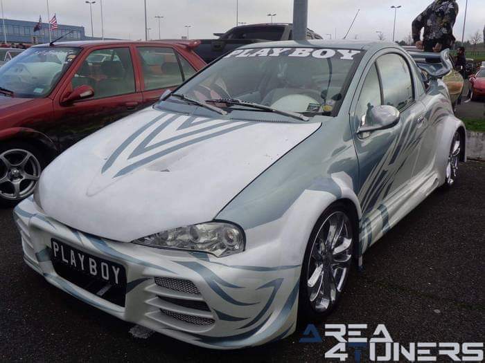 Crazy Weekend Expo Voitures
Imagen del reportaje de la revista Tuning Area4tuners.es, de la concentración de coches Tuning del año 2016 en Cosne Copurs Sur Loire Francia