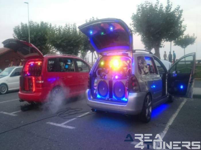 7ª Concentración Santa Uxía De Riveira
Imagen del reportaje revista Tuning Area4tuners.es, concentración de coches Tuning del año 2016 en Santa Uxía De Riveira, La Coruña, España