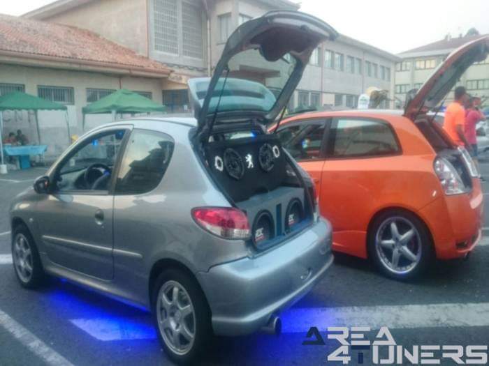 7ª Concentración Santa Uxía De Riveira
Imagen del reportaje revista Tuning Area4tuners.es, concentración de coches Tuning del año 2016 en Santa Uxía De Riveira, La Coruña, España