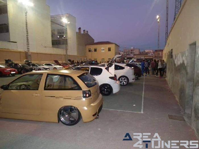 Kdd Benéfica 2015 Monóvar
Imagen del reportaje revista Tuning Area4tuners.es, concentración de coches Tuning del año 2015 en Monóvar, Murcia, España