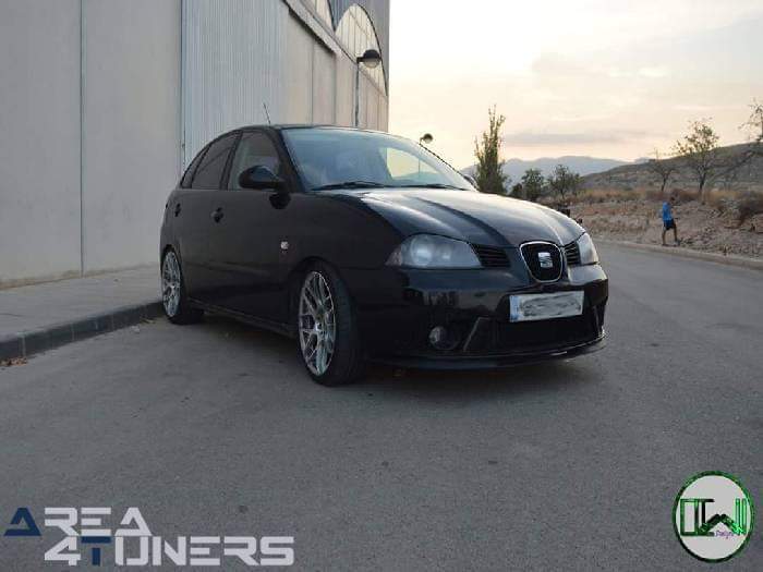 1er Tuning Show Barinas
Imagen del reportaje revista Tuning Area4tuners.es, concentración de coches Tuning del año 2016 en Barinas, Murcia, España