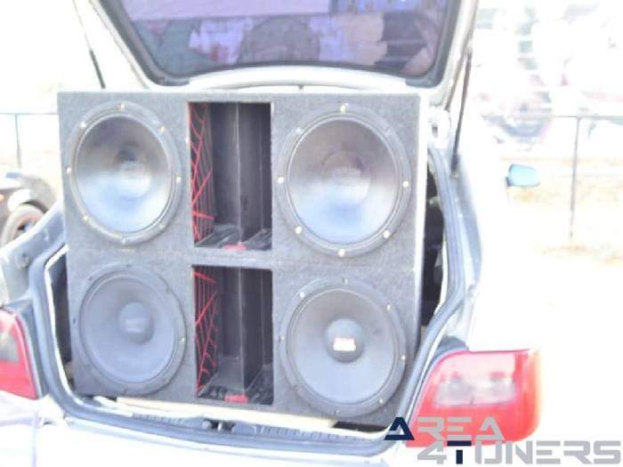 2º Tuning Show Brazatortas
Imagen del reportaje revista Tuning Area4tuners.es, concentración de coches Tuning del año 2016 en Brazatortas, Ciudad Real, España