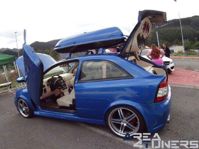 5ª Concentración Pechotes Tuning Club
Imagen del reportaje revista Tuning Area4tuners.es, concentración de coches Tuning del año 2017 en Zalla, Vizcaya, España