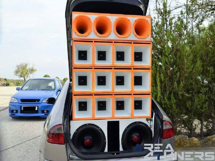 Kdd Macabros Osuna
Imagen del reportaje revista Tuning Area4tuners.es, concentración de coches Tuning del año 2017 en Osuna, Sevilla, España