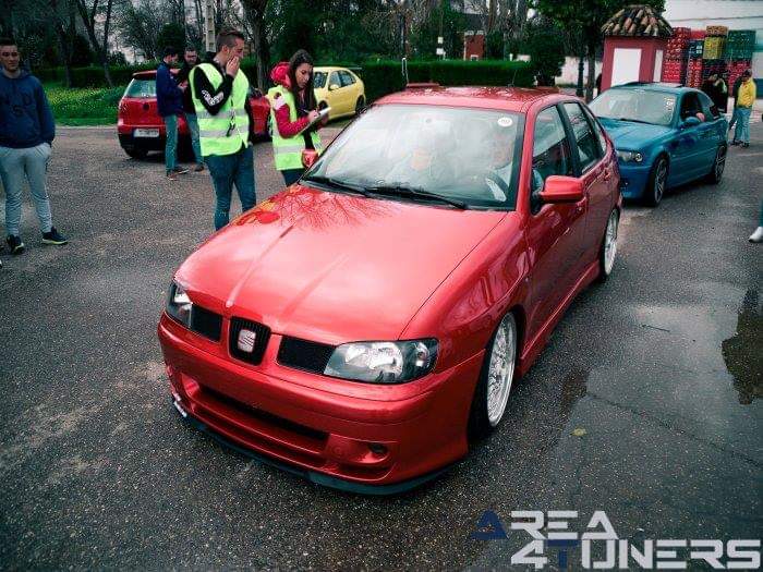 3ª Concentración Benéfica Multiestilo
Imagen del reportaje revista Tuning Area4tuners.es, concentración de coches Tuning del año 2018 en Almodóvar Del Río, Córdoba, España