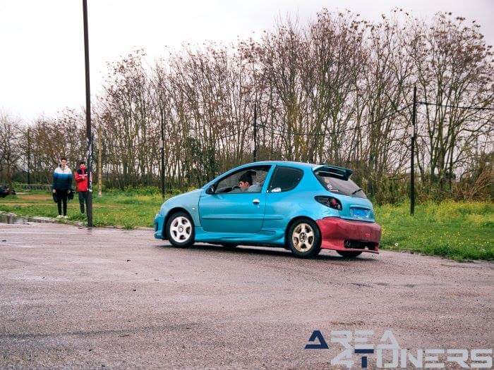 3ª Concentración Benéfica Multiestilo
Imagen del reportaje revista Tuning Area4tuners.es, concentración de coches Tuning del año 2018 en Almodóvar Del Río, Córdoba, España