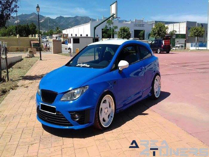 1ª Concentración Tuning El Templo
Imagen del reportaje revista Tuning Area4tuners.es, concentración de coches Tuning del año 2016 en Alahurín El Grande, Granada, España