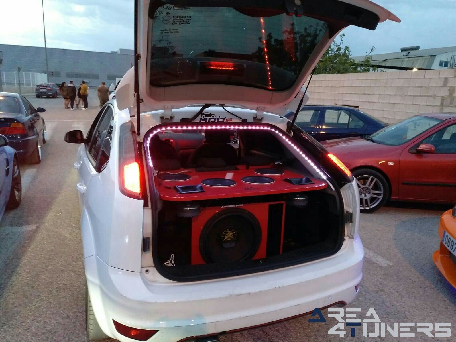 Kdd Multimarca Redován
Imagen del reportaje revista Tuning Area4tuners.es, concentración de coches Tuning del año 2019 en Redován, Alicante, España